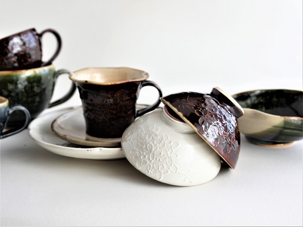 土和のルリエフ　S姫茶碗 粉引き　藍　織　飴の紹介画像